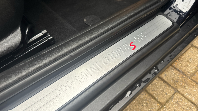 MINI Hatchback 2.0 Cooper S Exclusive 5dr Auto Petrol Hatchback